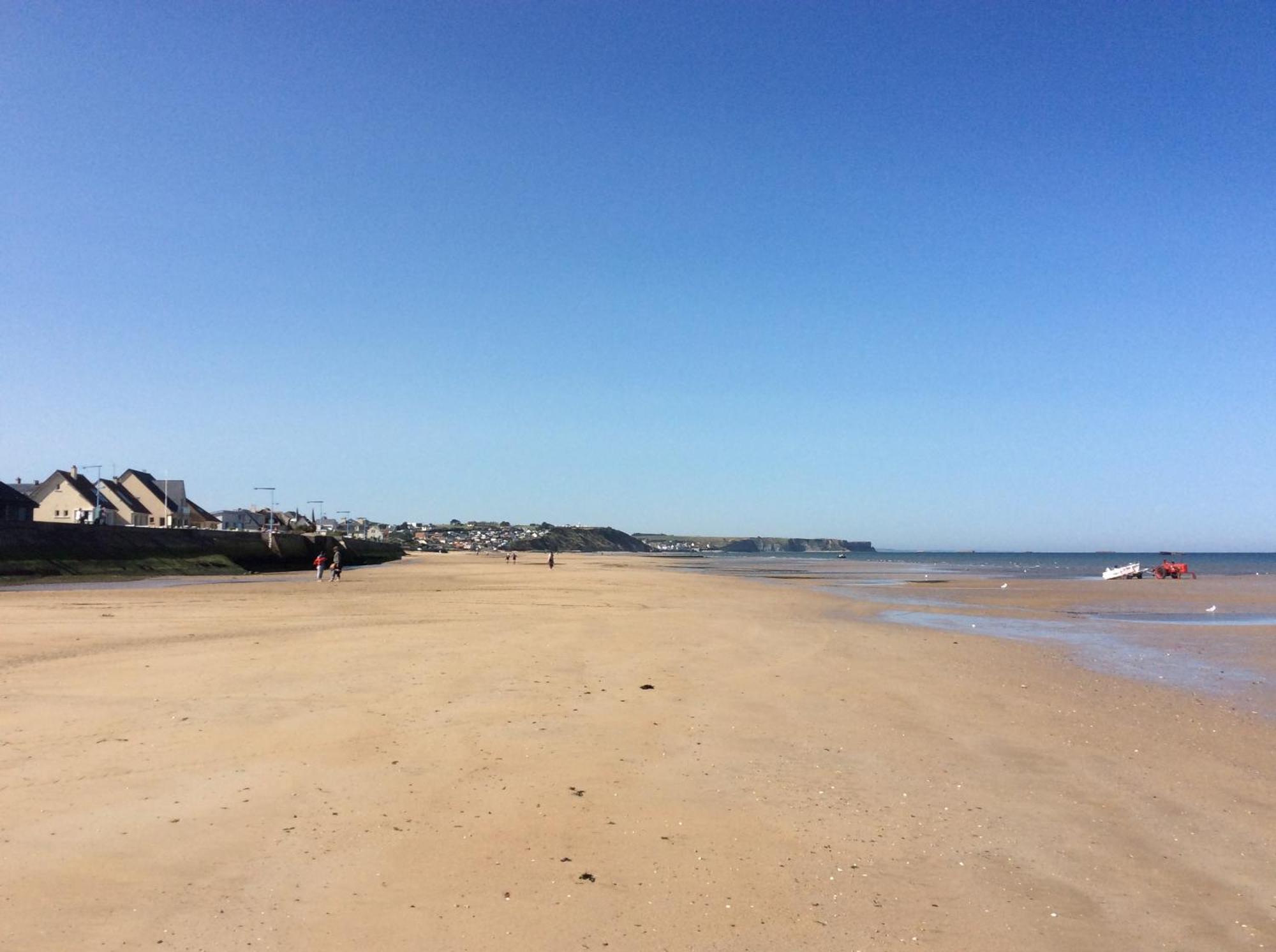 Sweet Omaha Belle Maison Recente Lumineuse Et Cosy Bien Equipee Jardin Clos 15 Mn A Pied Plage Omaha Beach Et Proche De Bayeux & Port En Bessin Saint-Laurent-sur-Mer Exterior photo